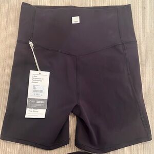 Vuori Studio Pocket Short